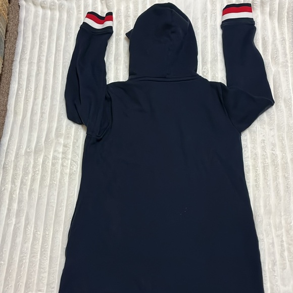 Tommy Hilfiger Hoodie. 💕 - Picture 8 of 8